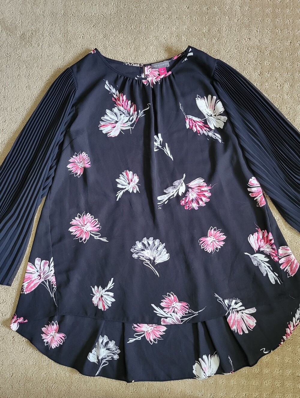 Vince Camuto Black and Pink Sheer Floral Accordion Sleeve Tunic Blouse Sz Small